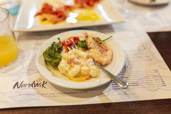 The Granada Evening Tapas Crawl by Food Lover Tour