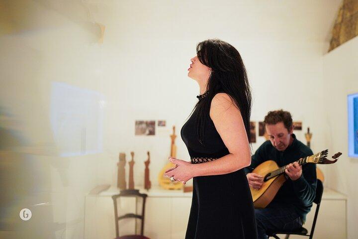 Porto: Fado show with Port wine at Casa da Guitarra
