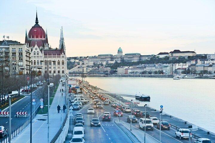 Budapest City Tour with Car