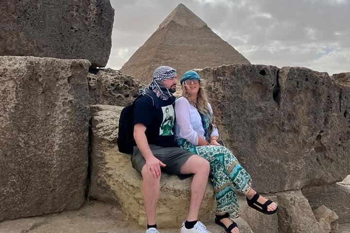 8-Hour Private Tour Giza Pyramids, Egyptian Museum and Bazaar from Cairo