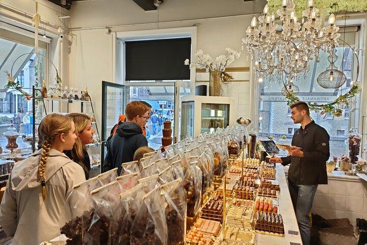 Bruges: bike ride, chocolate tasting, windmills, hidden corners!