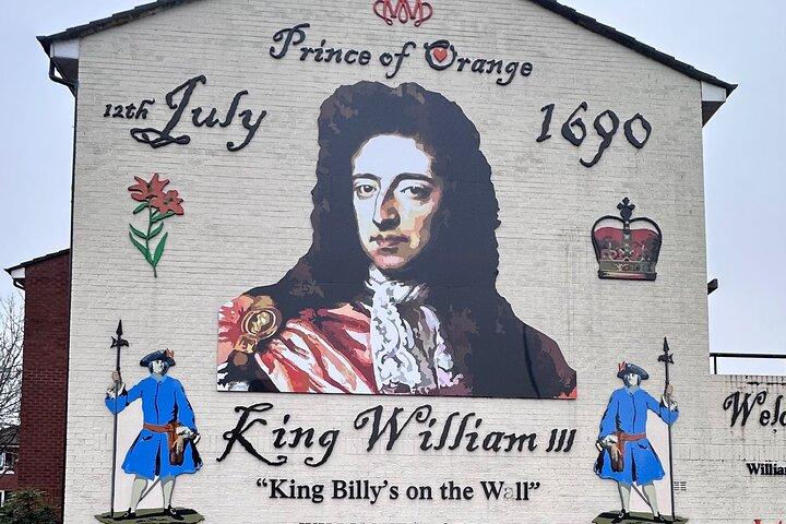 2 Hours Republican & Loyalist Mural Black Taxi Tour from Belfast
