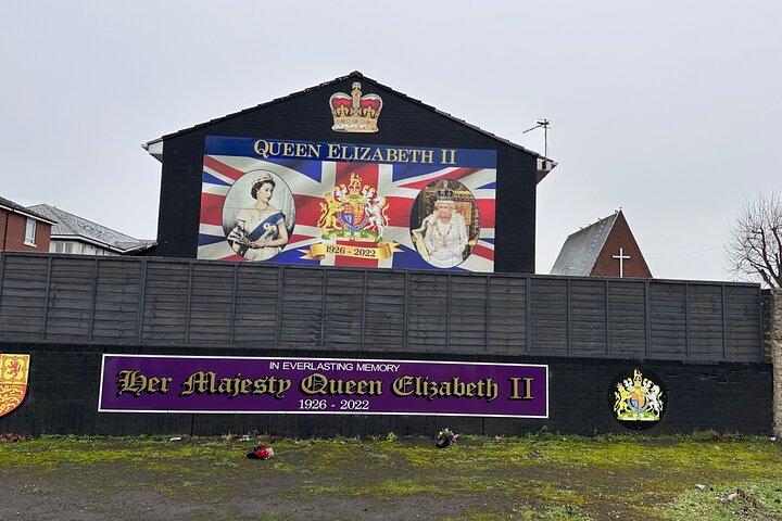 2 Hours Republican & Loyalist Mural Black Taxi Tour from Belfast