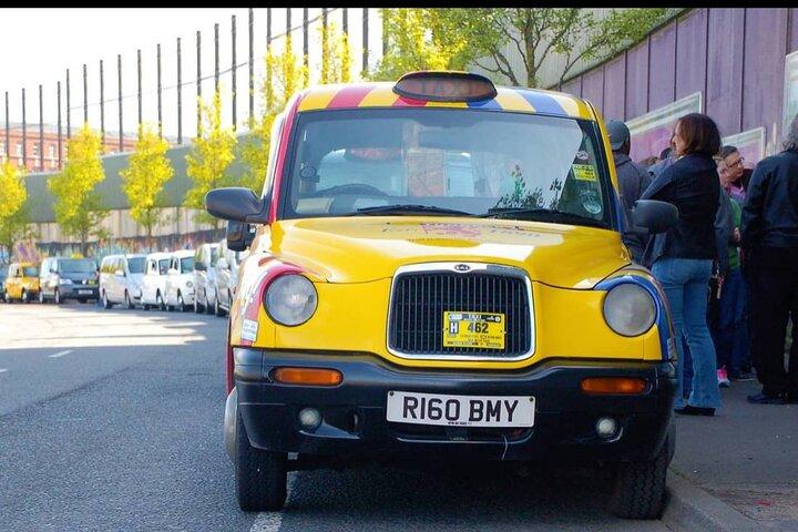 2 Hours Republican & Loyalist Mural Black Taxi Tour from Belfast