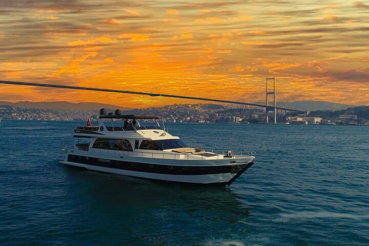 Istanbul Bosphorus Sunset Luxury Yacht Cruise with Transfers