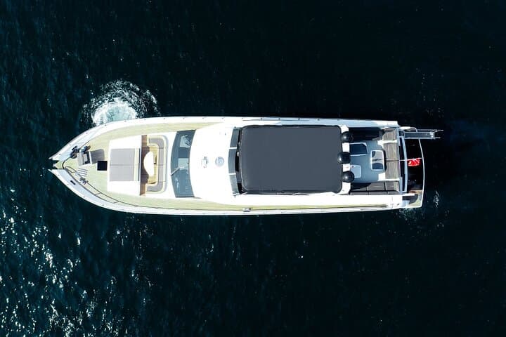 Istanbul Bosphorus Sunset Luxury Yacht Cruise with Transfers