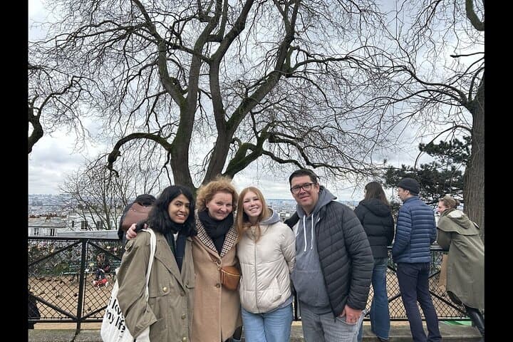Private Walking Tour of Montmartre and Sacré-Cœur Visit
