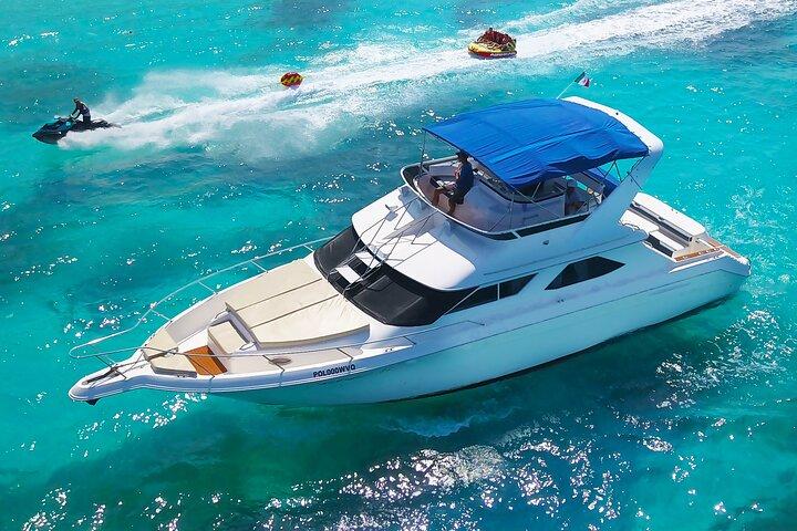 Deluxe Yacht 48FT with FlyBrige Rental in Cancun