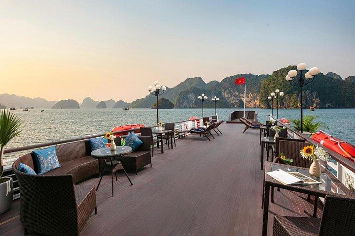 La Regina 2 days tour in Halong Bay & Bai Tu Long Bay - 4 star