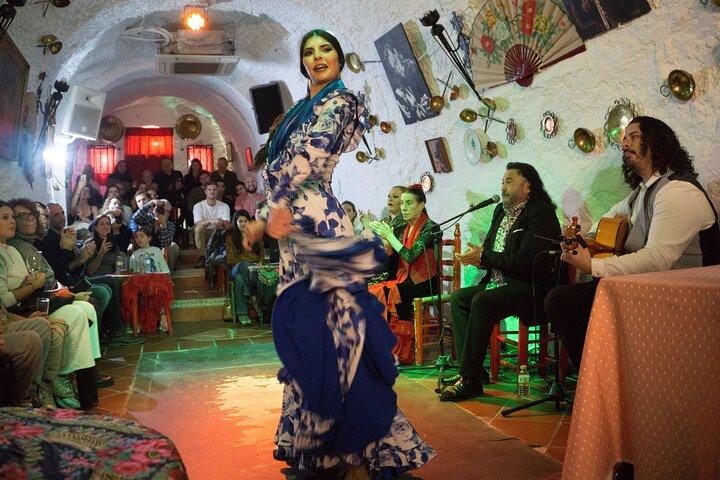 Flamenco show at Cuevas Los Tarantos Sacromonte