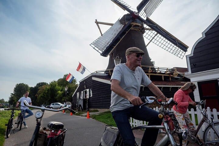 Countryside Bike Tour from Amsterdam: Cheese, Clogs & a Windmill