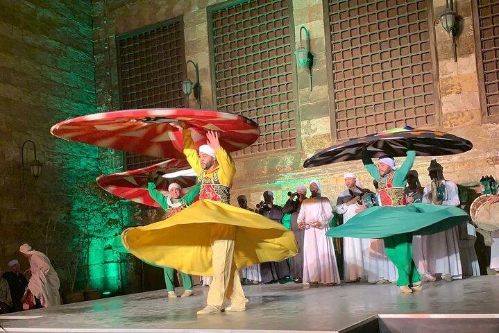 Al Tannoura Egyptian Heritage Show At Wekalet El Ghoury