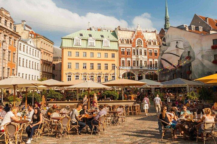 Riga Shore Excursion: Old Town & City Highlights Walking Tour