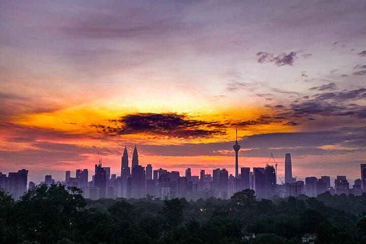 Kuala Lumpur Sunrise Tour With Breakfast Teh Tarik & Roti Canai