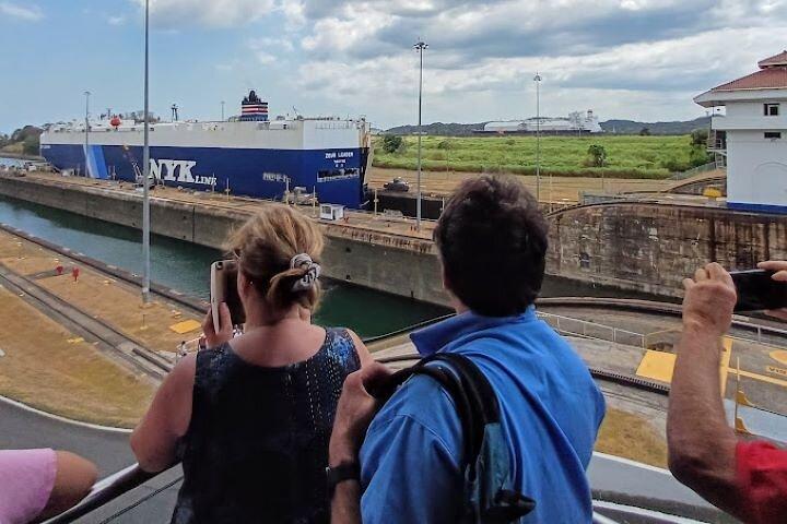 Half Day Tour, Old City and Miraflores Locks