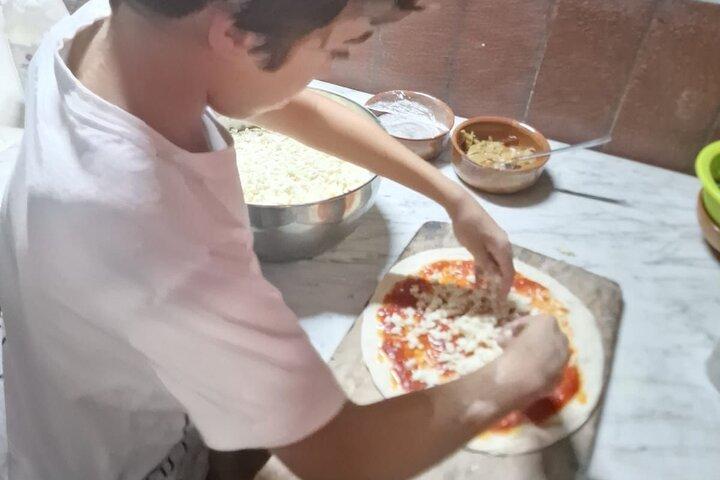 Sorrento Pizza Making Class with Local Pizzaiolo Hands on 100%