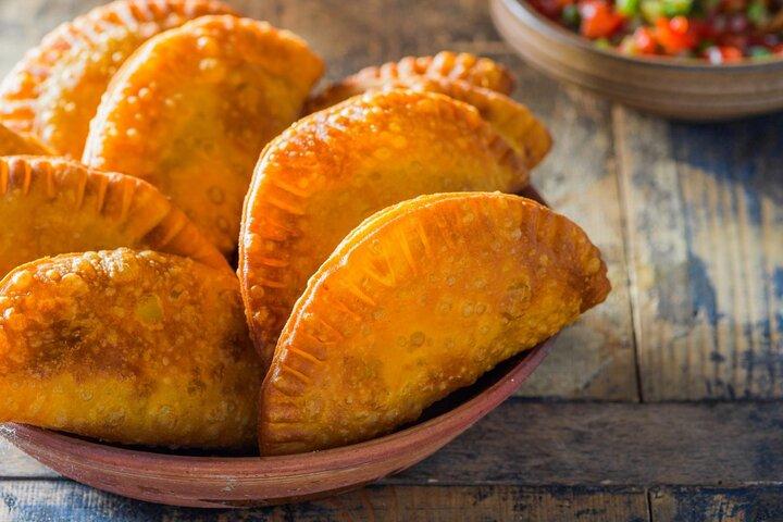 CARTAGENA: PROFESSIONAL STREET FOOD TOUR With AUTHENTIC TASTINGS