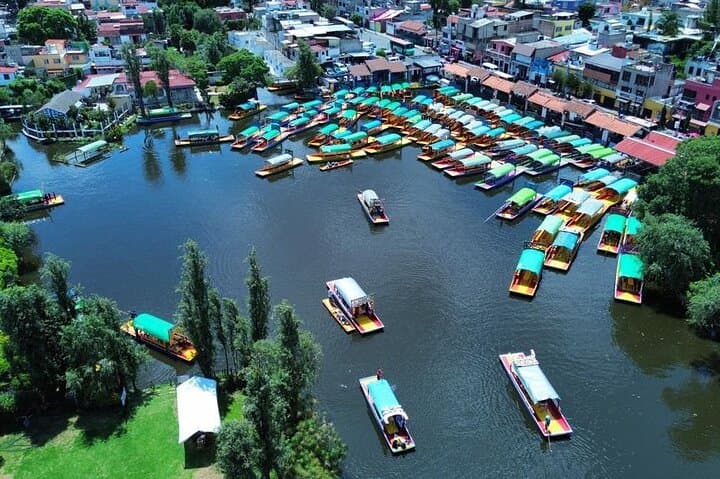 Trajinera ride in Xochimilco