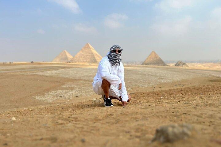 Top rated Giza Pyramids and Sphinx Tour from Cairo Airport