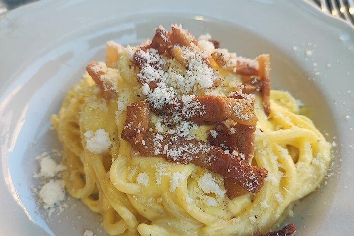 Pasta, Pizza and Gelato Food Tasting Tour in Trastevere