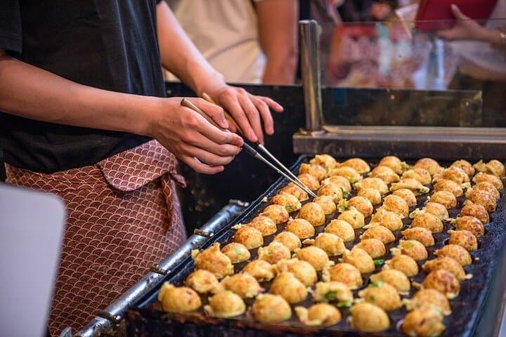 Osaka Food Tour: 15 dishes at 4 Local Eateries