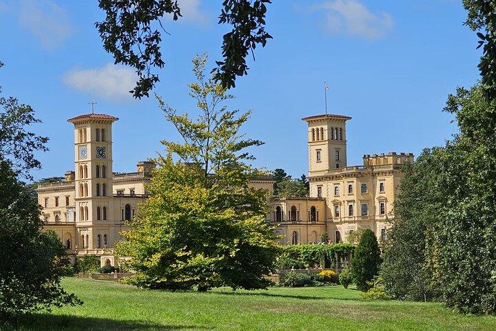 Transfers between Southampton and London via famous attractions