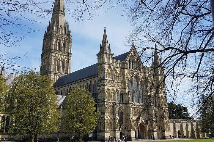 Transfers between Southampton and London via famous attractions