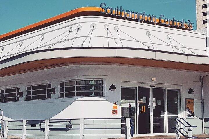 Transfers between Southampton and London via famous attractions