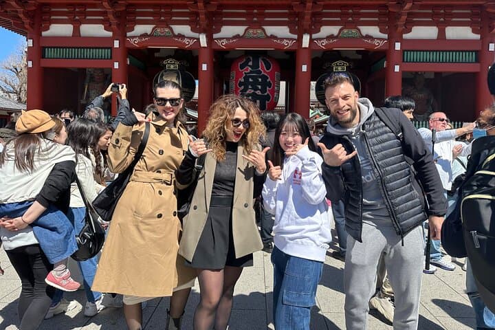 Chill Out in Tokyo: Personalized Private Tours with Local Friends