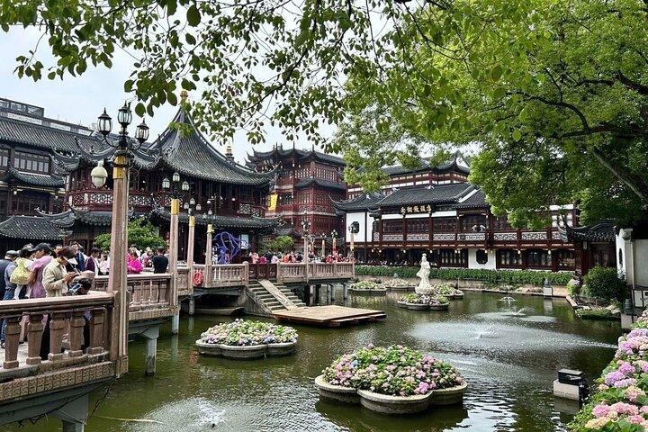 Off-beaten Route: Shanghai Old Town Discovery&Street Food Tasting