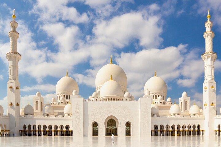 Full-Day Abu Dhabi City Bus Tour with Sheikh Zayed Grand Mosque