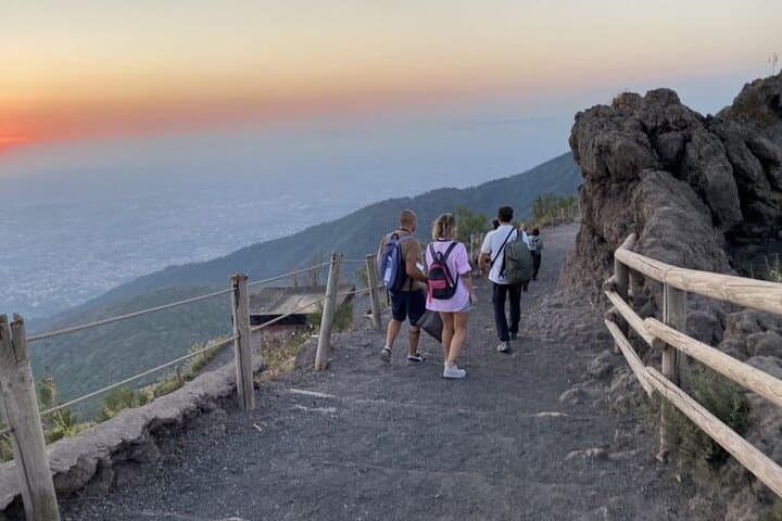 Visit Mt Vesuvius & Pompei all inclusive