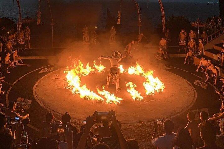 Bali Uluwatu Sunset Kecak Fire Dance and Beach Dinner Tour