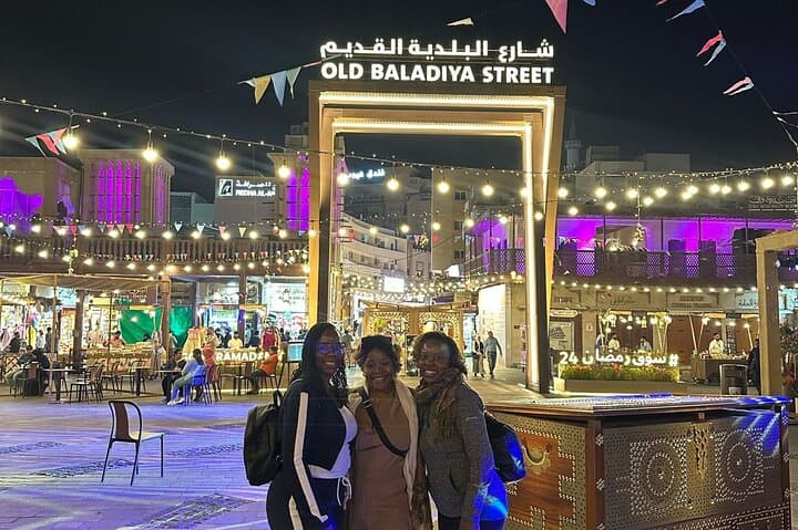 Dubai Night City Tour with Private Transfers and Local Snacks