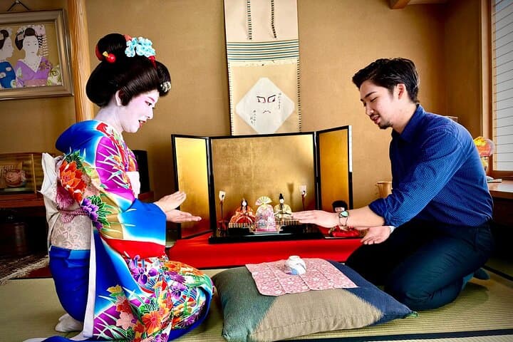 Tokyo Geisha Cultural Experience with Sake Tasting