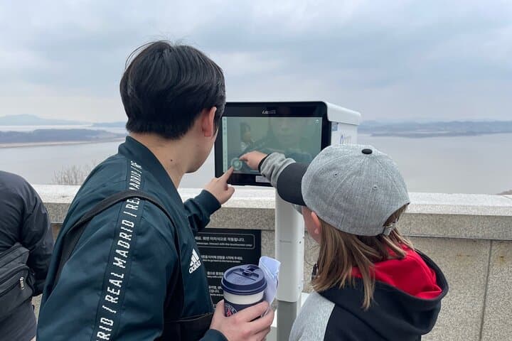 Private DMZ Tour with North Korean Defector + N Korean Lunch