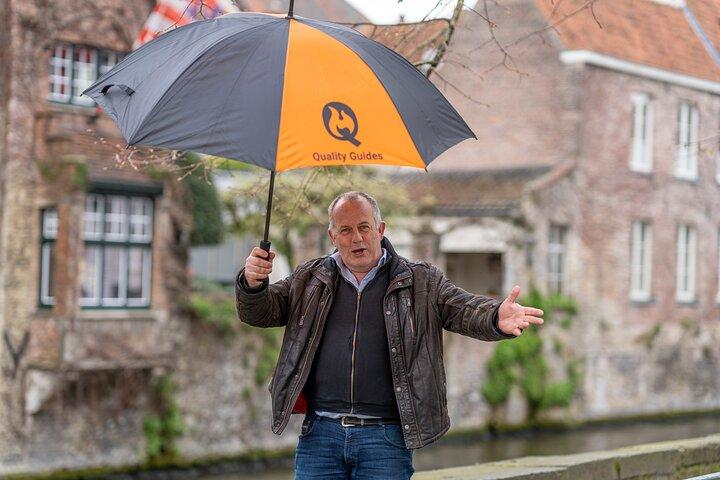 Guided Bruges Tour Canal Cruise with chocolate and Burger