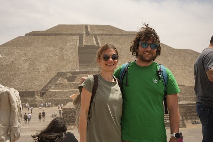 Teotihuacan Pyramids with Cave Visit and CDMX Transportation