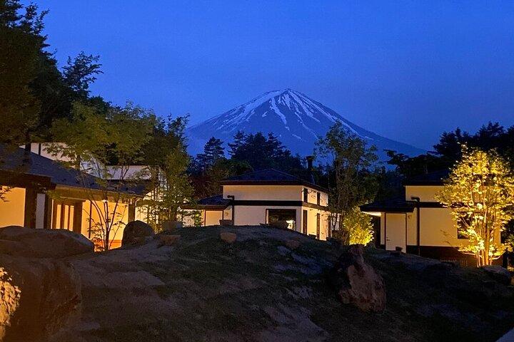 Private Transfer between Tokyo and Lake Kawaguchi/Mt. Fuji/Hakone