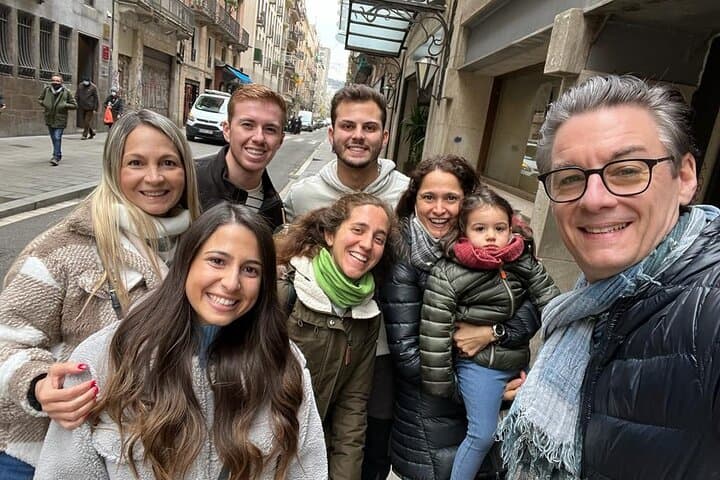 Barcelona cultural tailored private tour - guest pickup