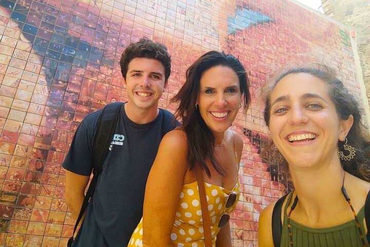 Barcelona cultural tailored private tour - guest pickup