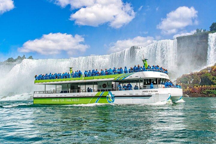 Niagara at a Glance Tour with Maid of the Mist Boat Cruise