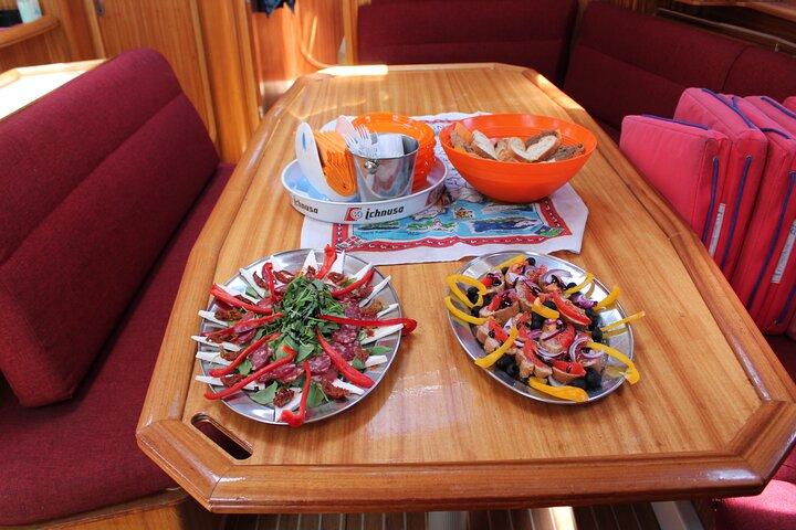 Daily sailing trip in the La Maddalena Archipelago