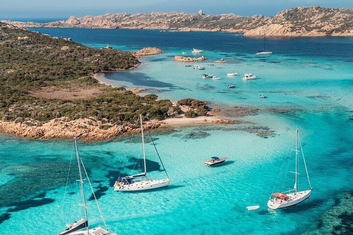 Daily sailing trip in the La Maddalena Archipelago
