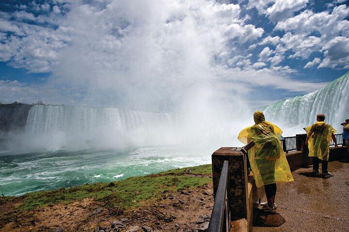 Niagara Falls Day Tour with Boat, Journey and Skylon Tower