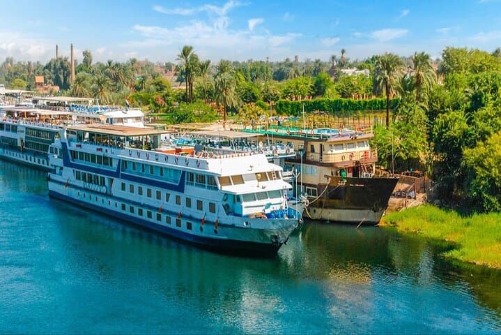 Standard Nile Cruise 4 nights from Luxor to Aswan