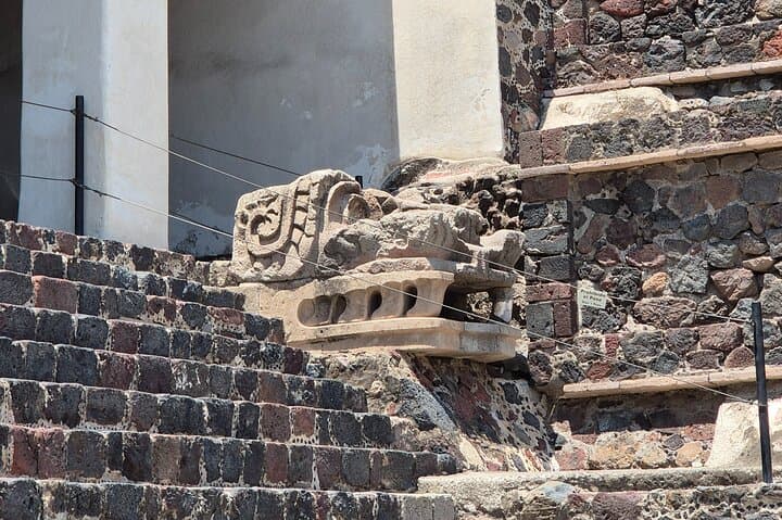 Private Tour Pyramids of Teotihuacán and Guadalupe Basilica up to 4 people