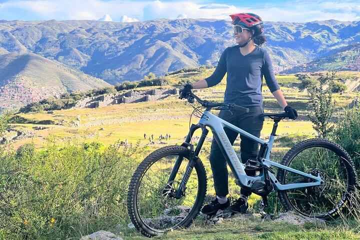 PRIVATE City tour of Cusco on E-BIKE