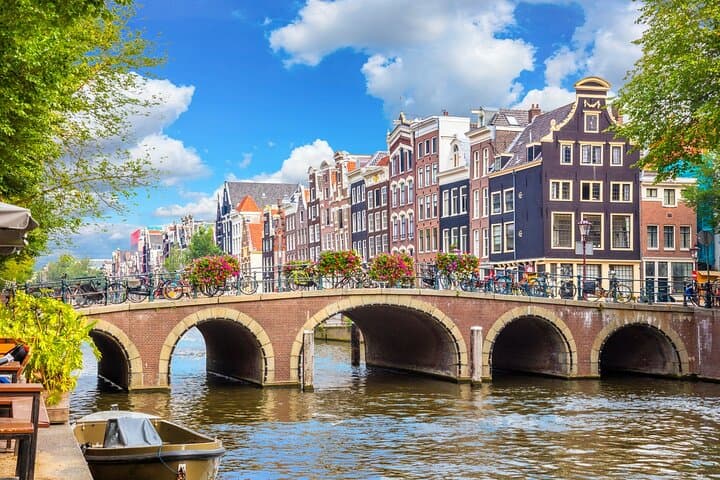 Private Walking Tour in Amsterdam: Historic Old Town & Heritage