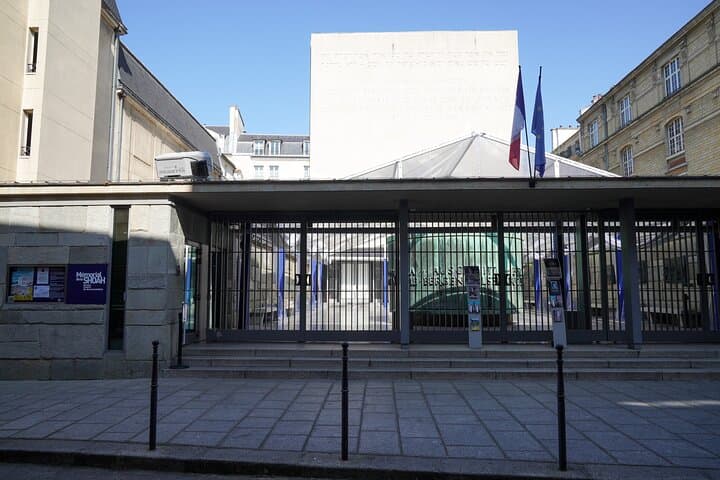 Paris Jewish Quarter Marais Smartphone GPSAPP Audio Walking Tour